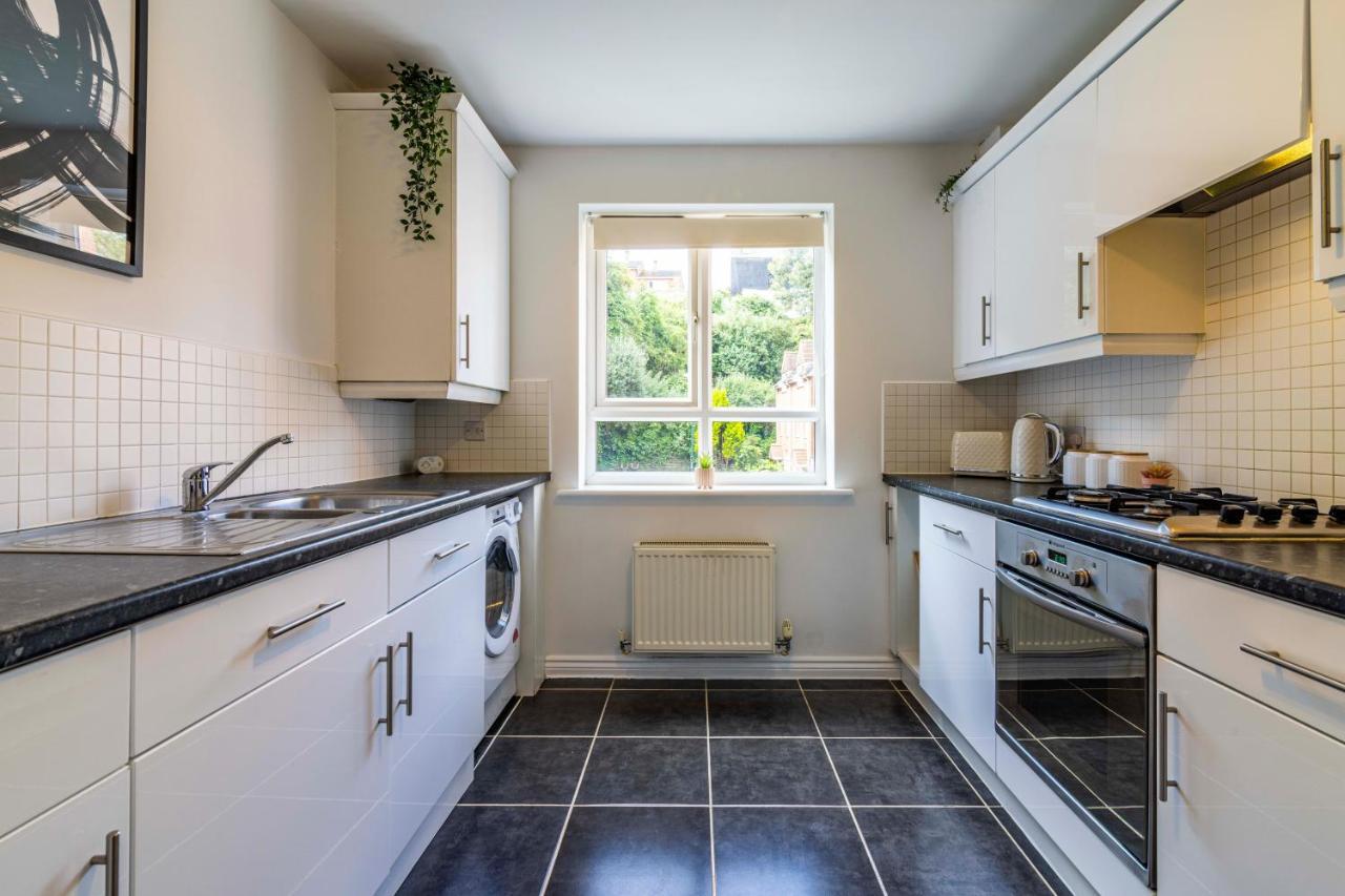 Fantastic Apartment, Short Distance From Centre, Free Parking